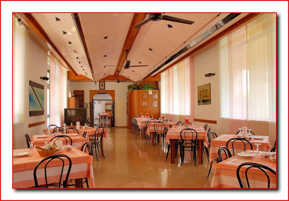Hotel Ristorante Fratelli Zenari Chiampo Экстерьер фото